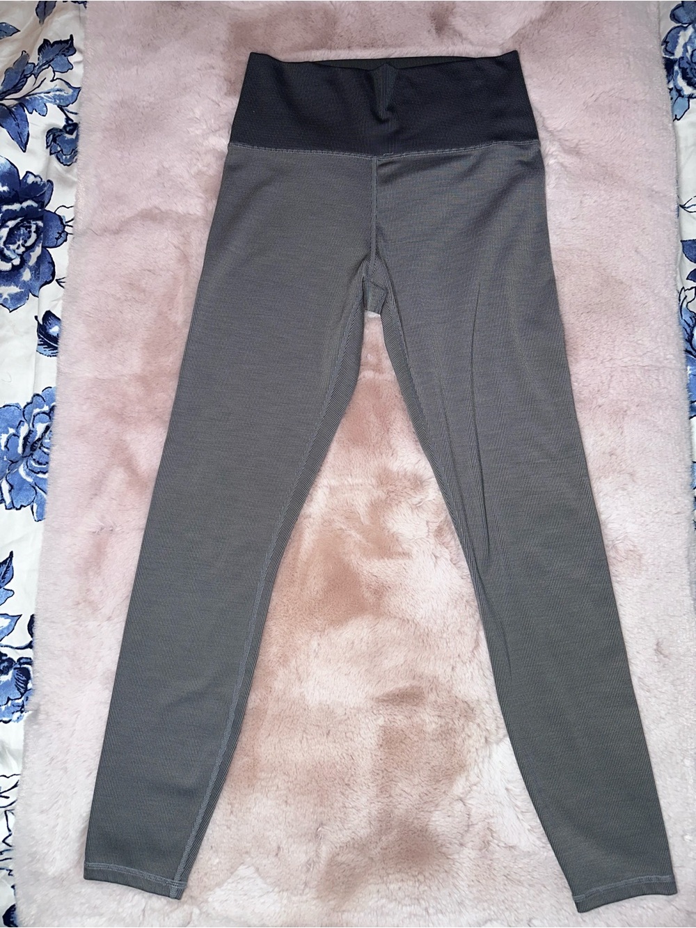 Vuori the Lux Rib Studio Legging